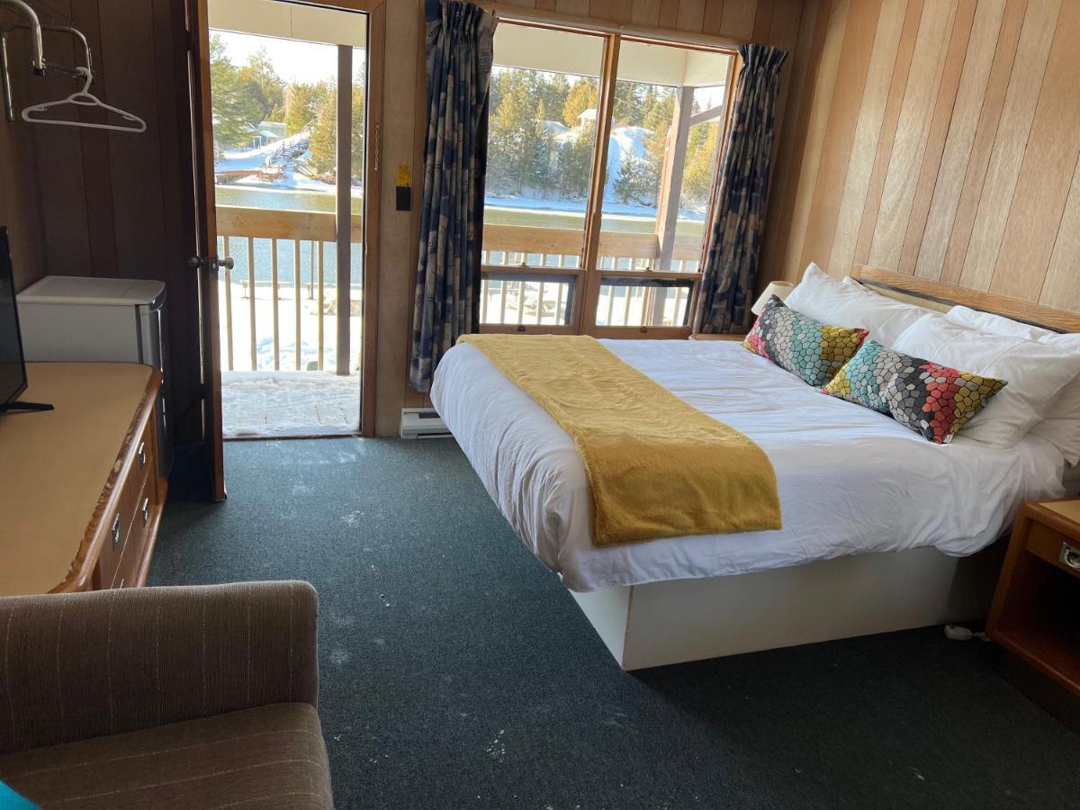 Kit Wat Motel & Marina Sauble Beach Dış mekan fotoğraf