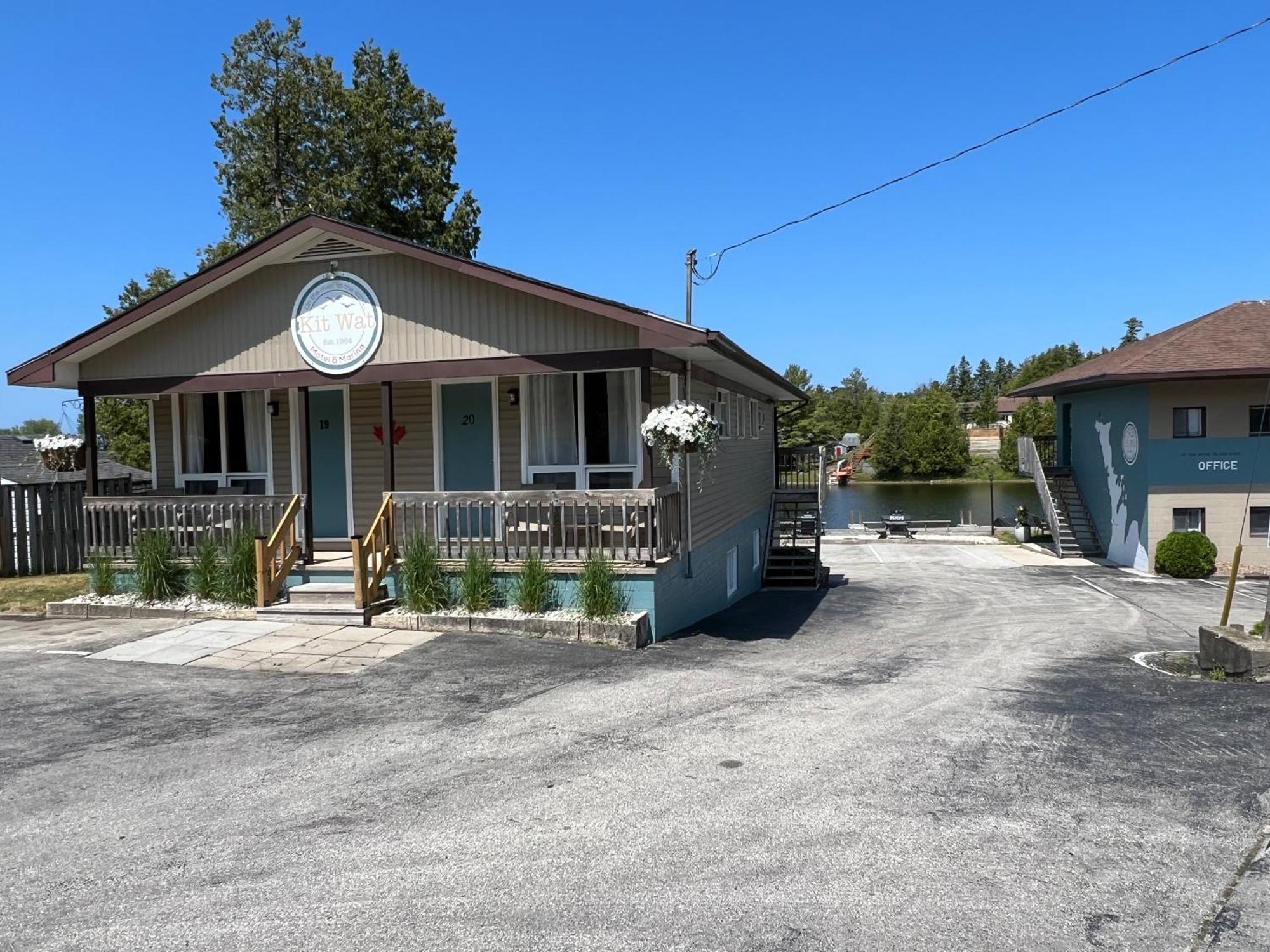 Kit Wat Motel & Marina Sauble Beach Dış mekan fotoğraf