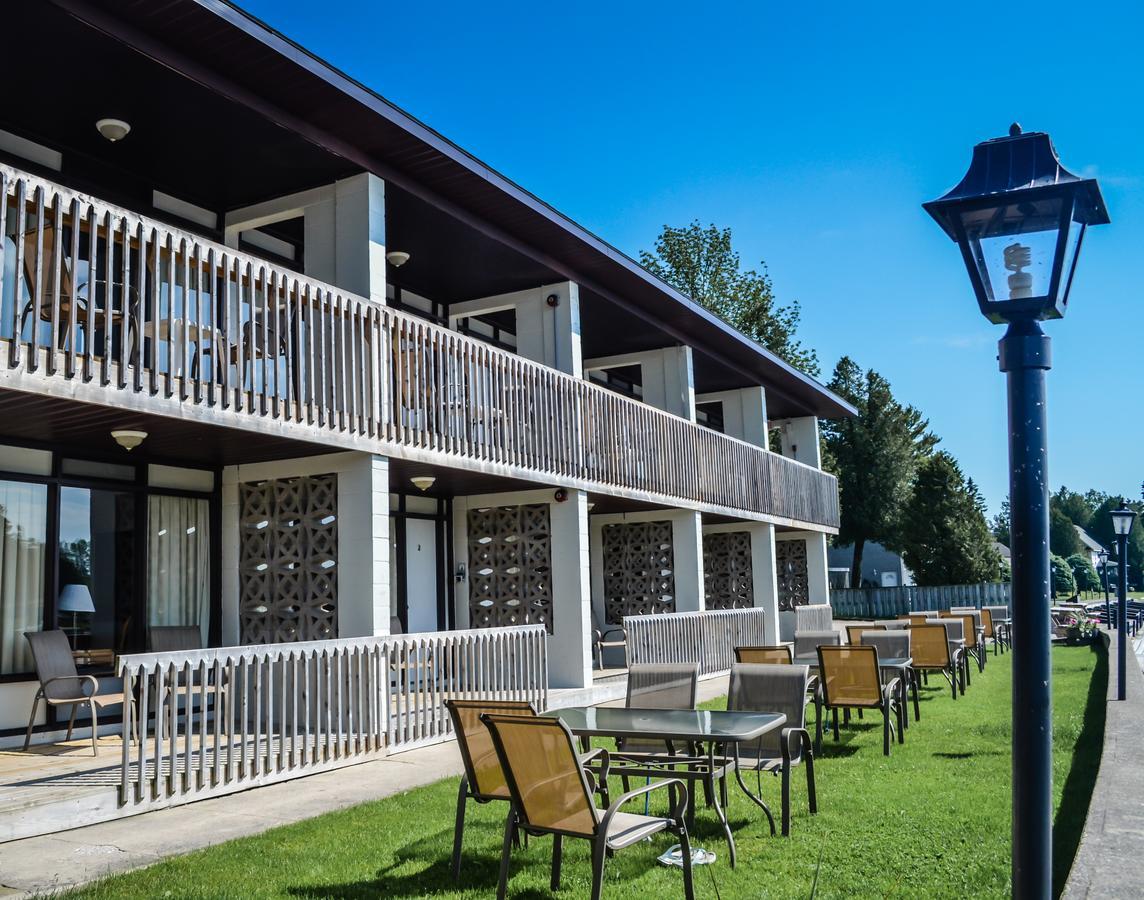 Kit Wat Motel & Marina Sauble Beach Dış mekan fotoğraf