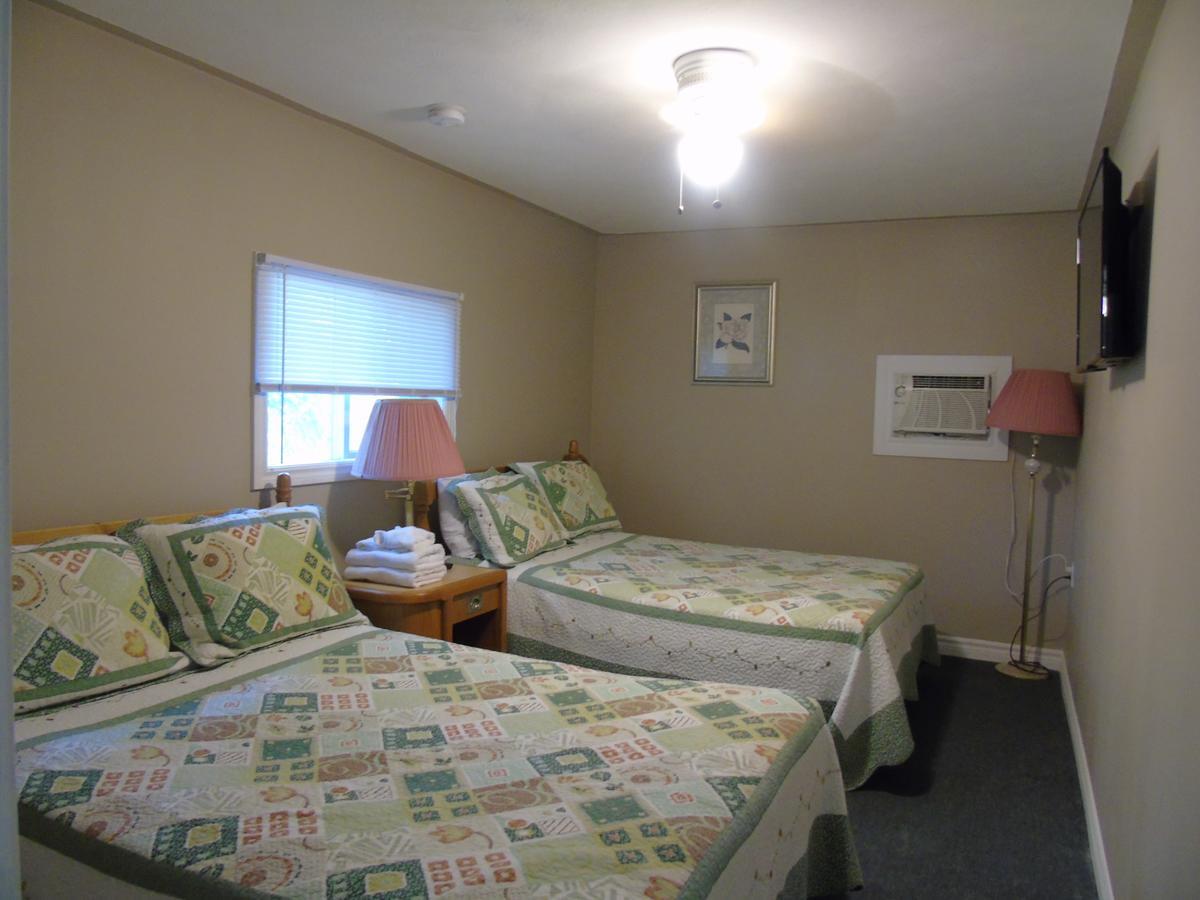 Kit Wat Motel & Marina Sauble Beach Dış mekan fotoğraf