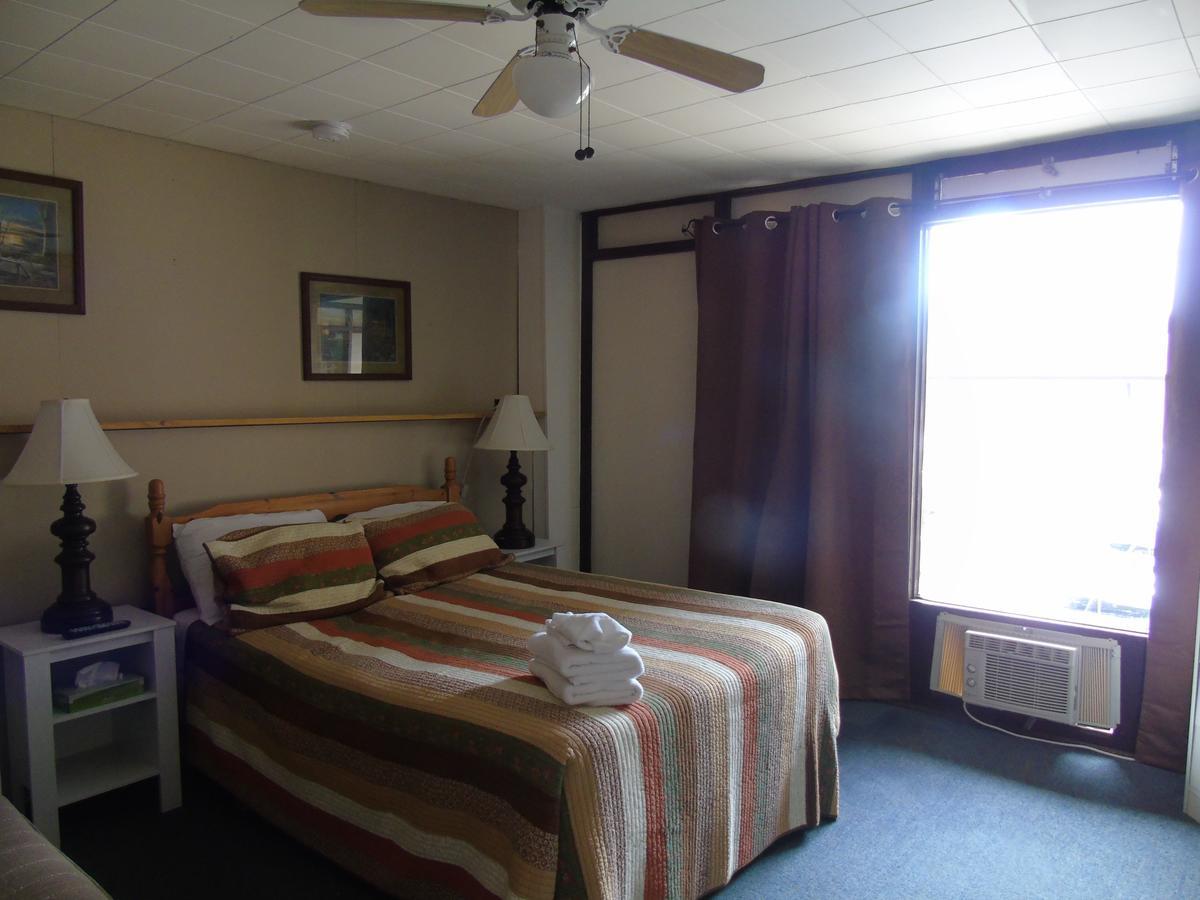 Kit Wat Motel & Marina Sauble Beach Dış mekan fotoğraf